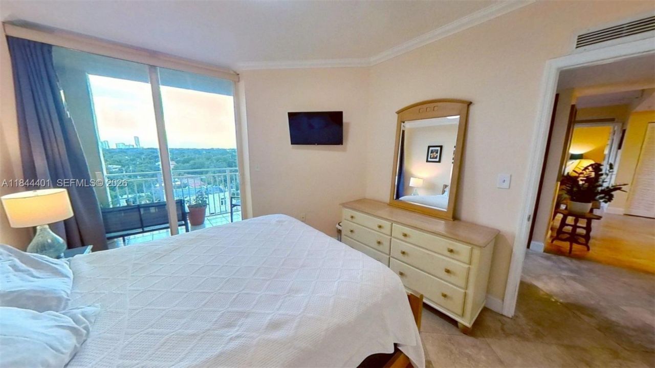 2425 SW 27th Ave, Unit 701, Miami, FL 33145 Photo