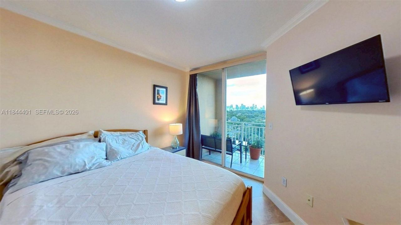 2425 SW 27th Ave, Unit 701, Miami, FL 33145 Photo