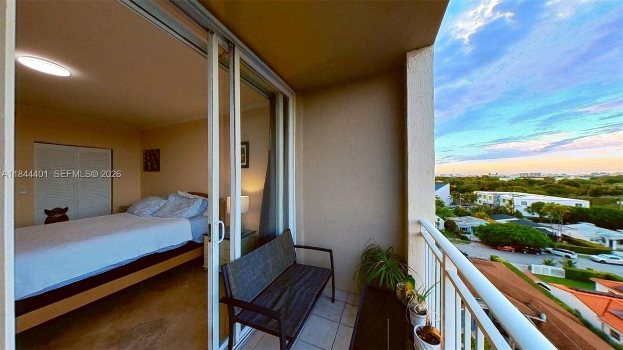 2425 SW 27th Ave, Unit 701, Miami, FL 33145 Photo