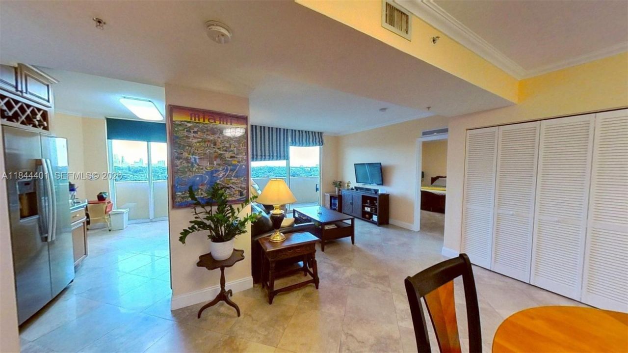 2425 SW 27th Ave, Unit 701, Miami, FL 33145 Photo