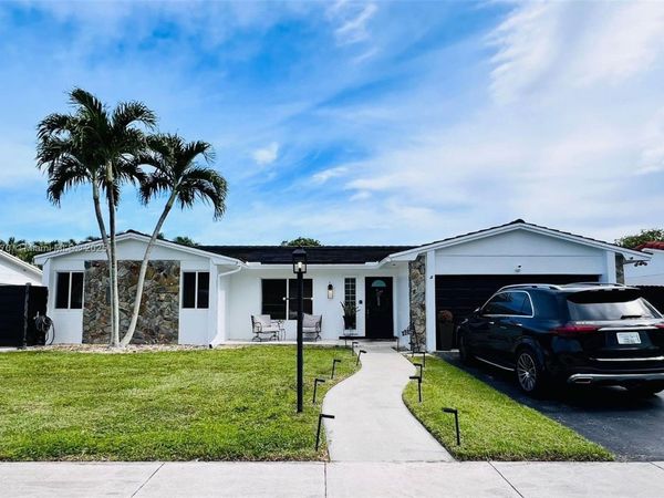 8040 SW 196th, Cutler Bay, FL 33189