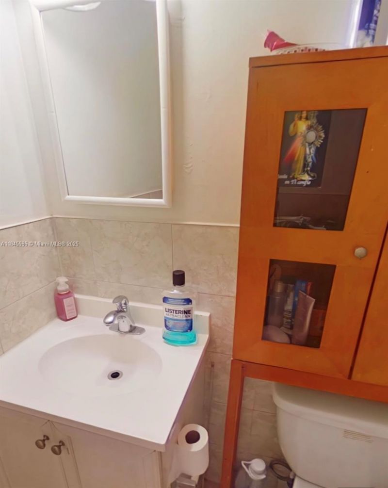 1068 SW 2nd St, Miami, FL 33130 Photo