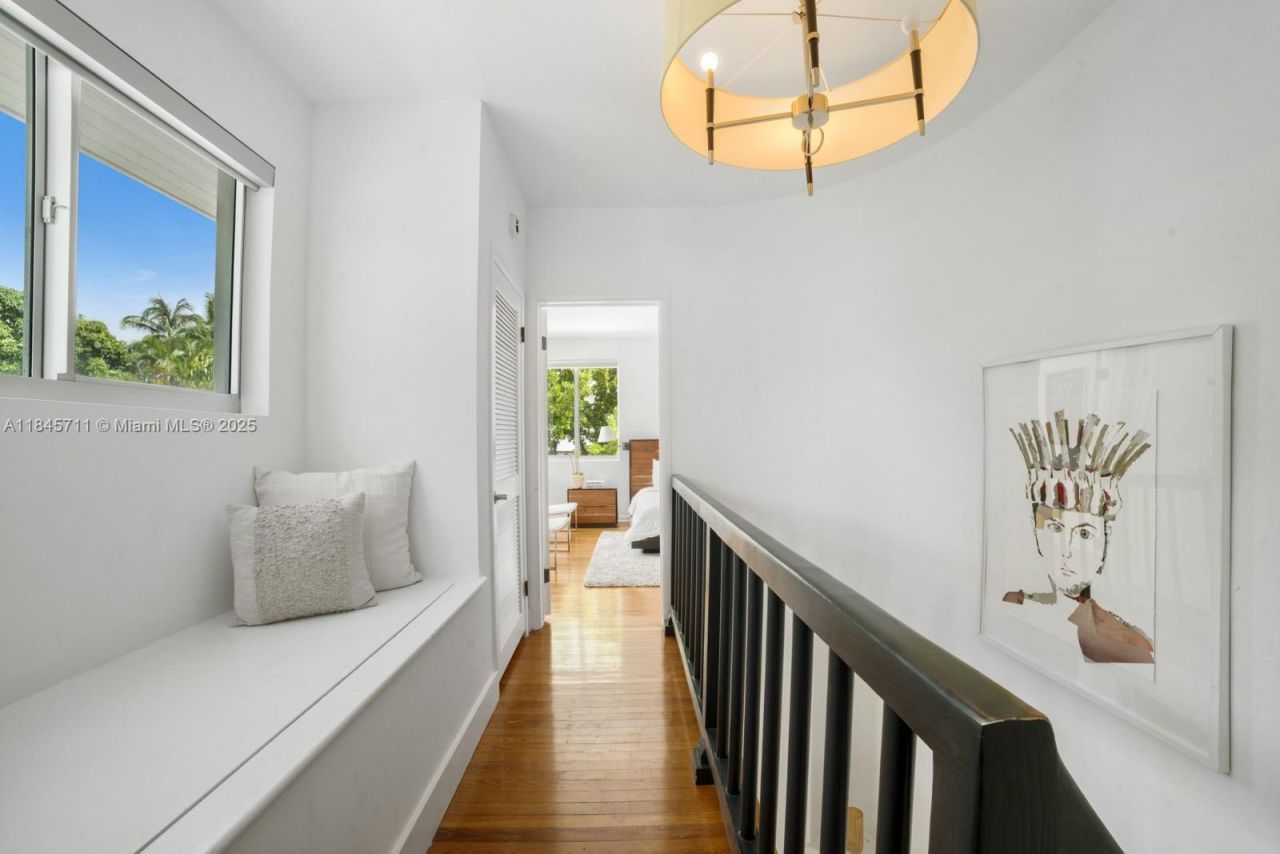 114 3rd San Marino Ter, Miami Beach, FL 33139 Photo