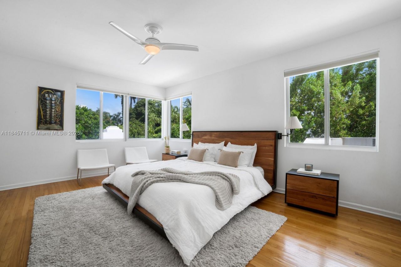 114 3rd San Marino Ter, Miami Beach, FL 33139 Photo