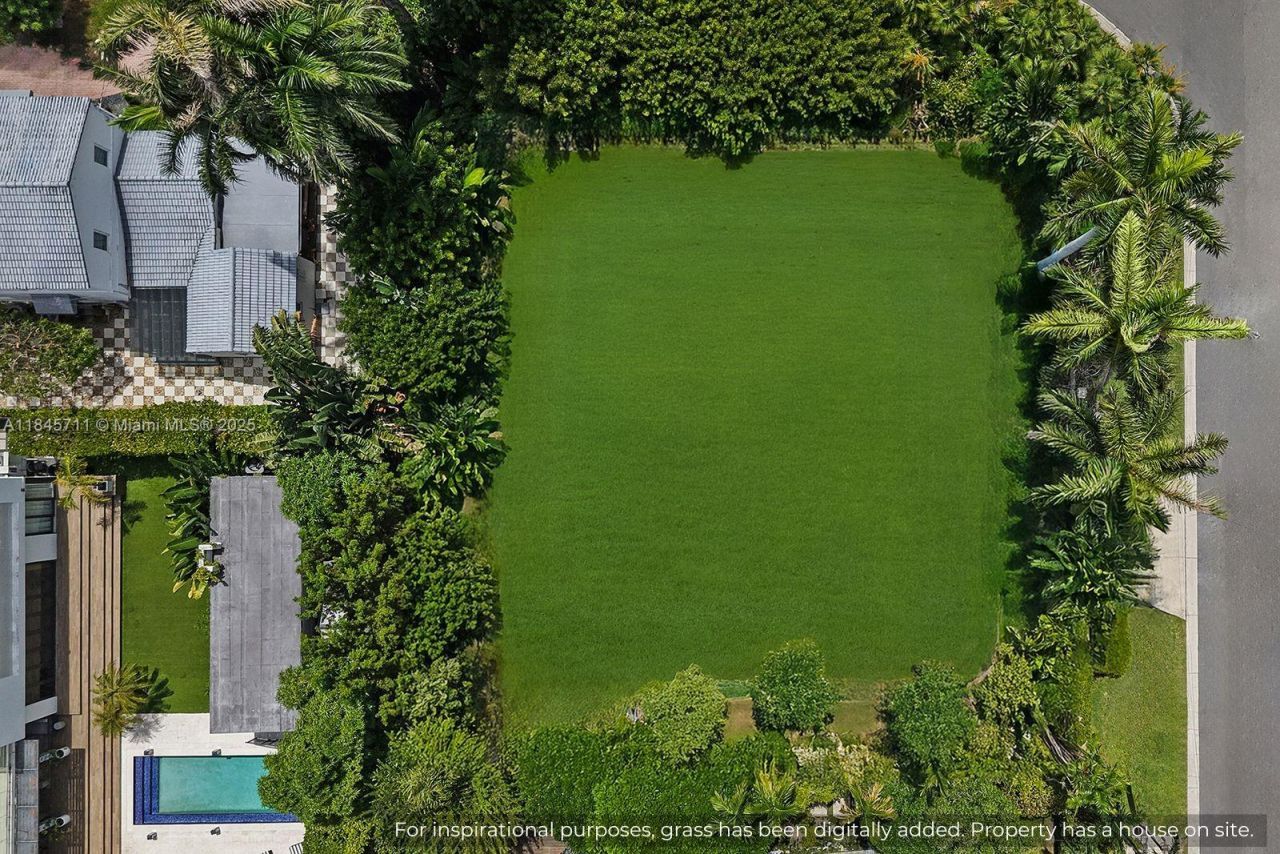 114 3rd San Marino Ter, Miami Beach, FL 33139 Photo