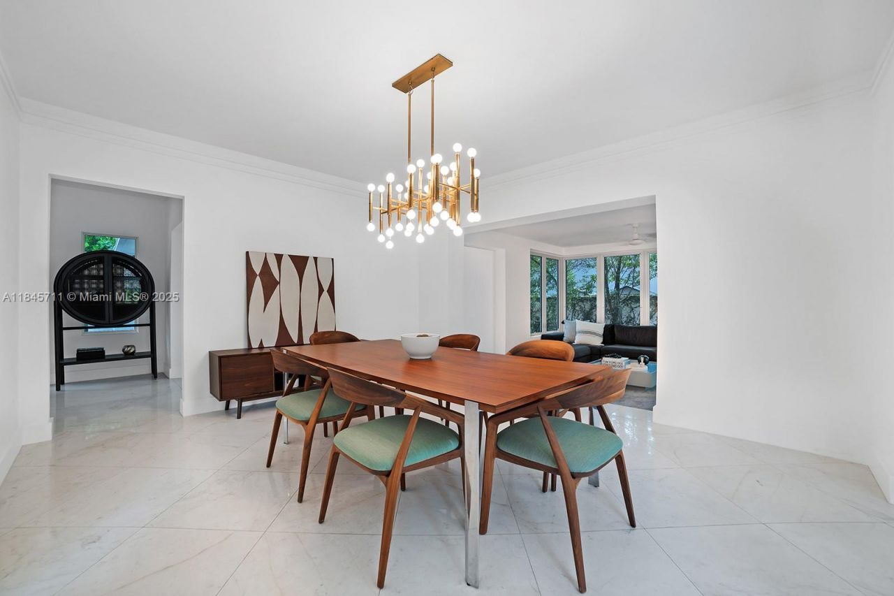 114 3rd San Marino Ter, Miami Beach, FL 33139 Photo