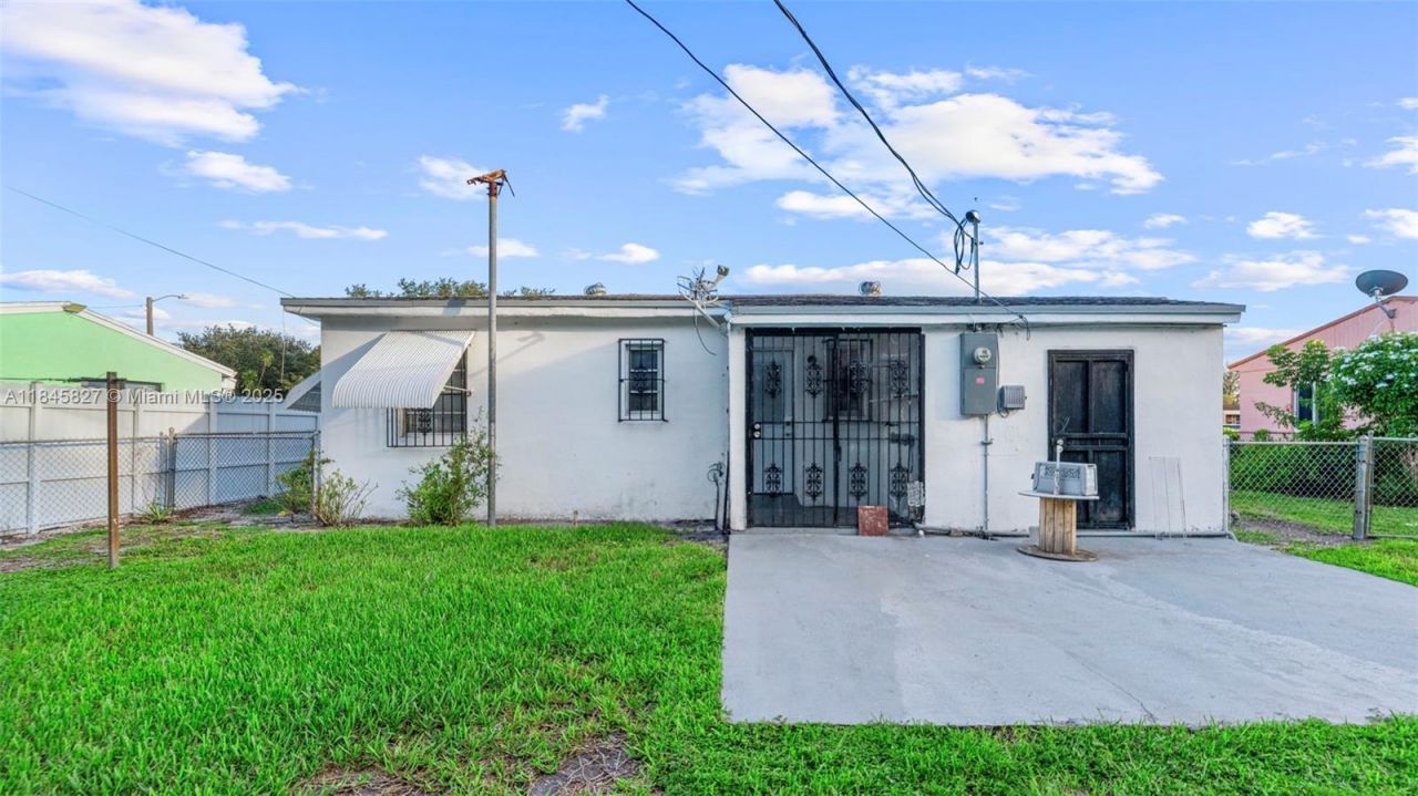 1235 NW 86th St, Miami, FL 33147 Photo