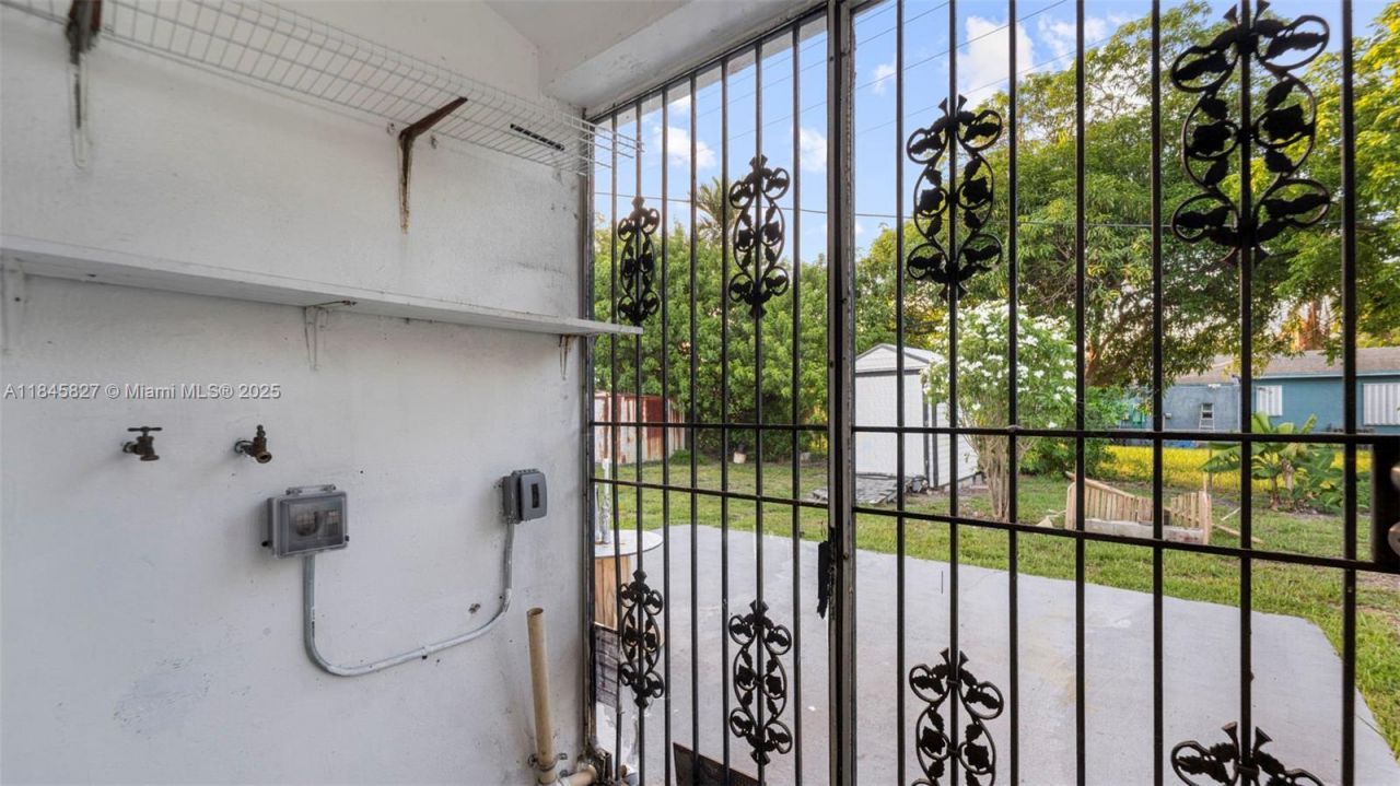 1235 NW 86th St, Miami, FL 33147 Photo