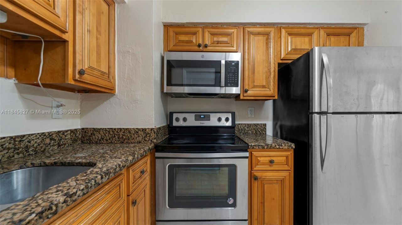1235 NW 86th St, Miami, FL 33147 Photo