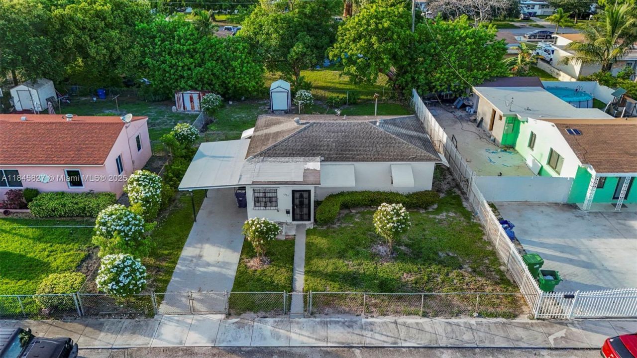 1235 NW 86th St, Miami, FL 33147 Photo