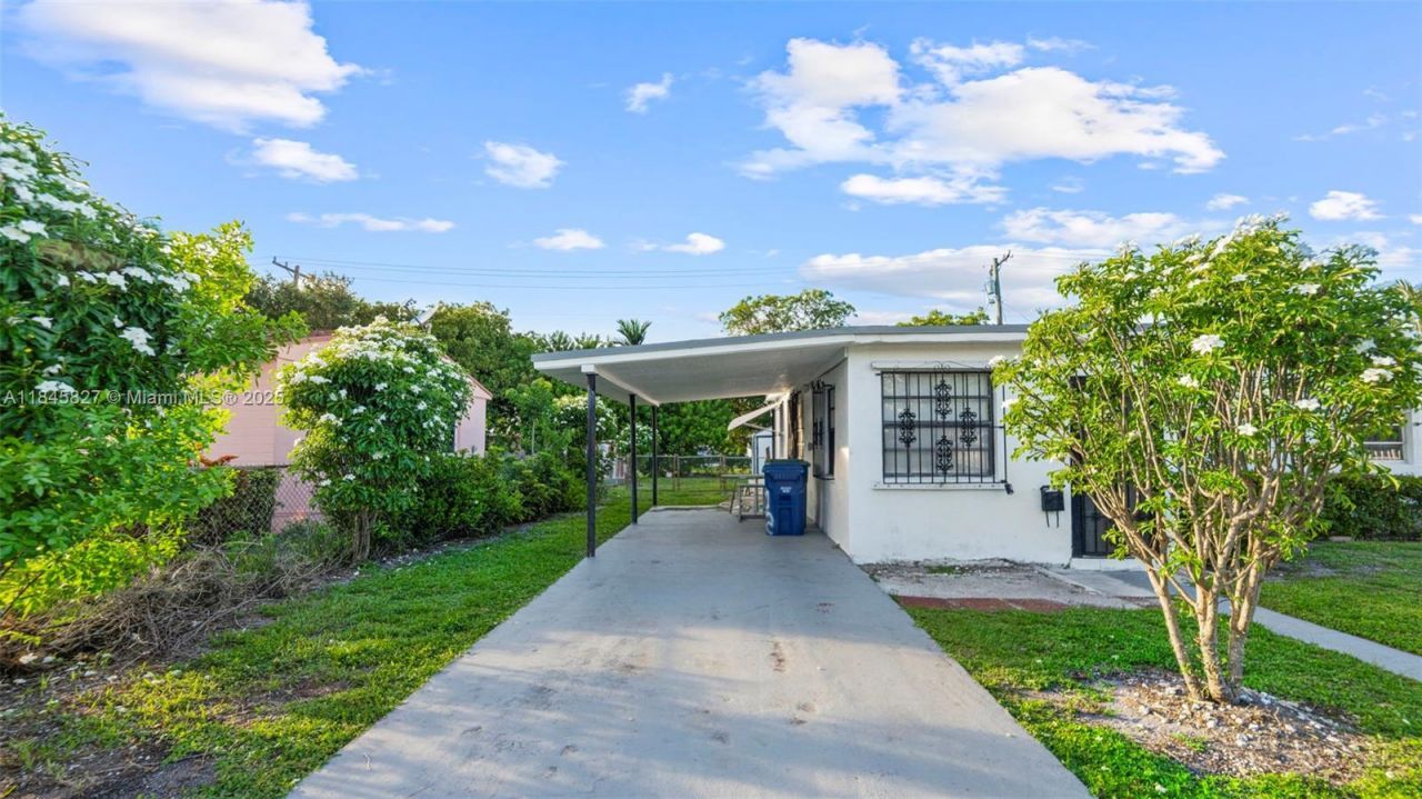 1235 NW 86th St, Miami, FL 33147 Photo