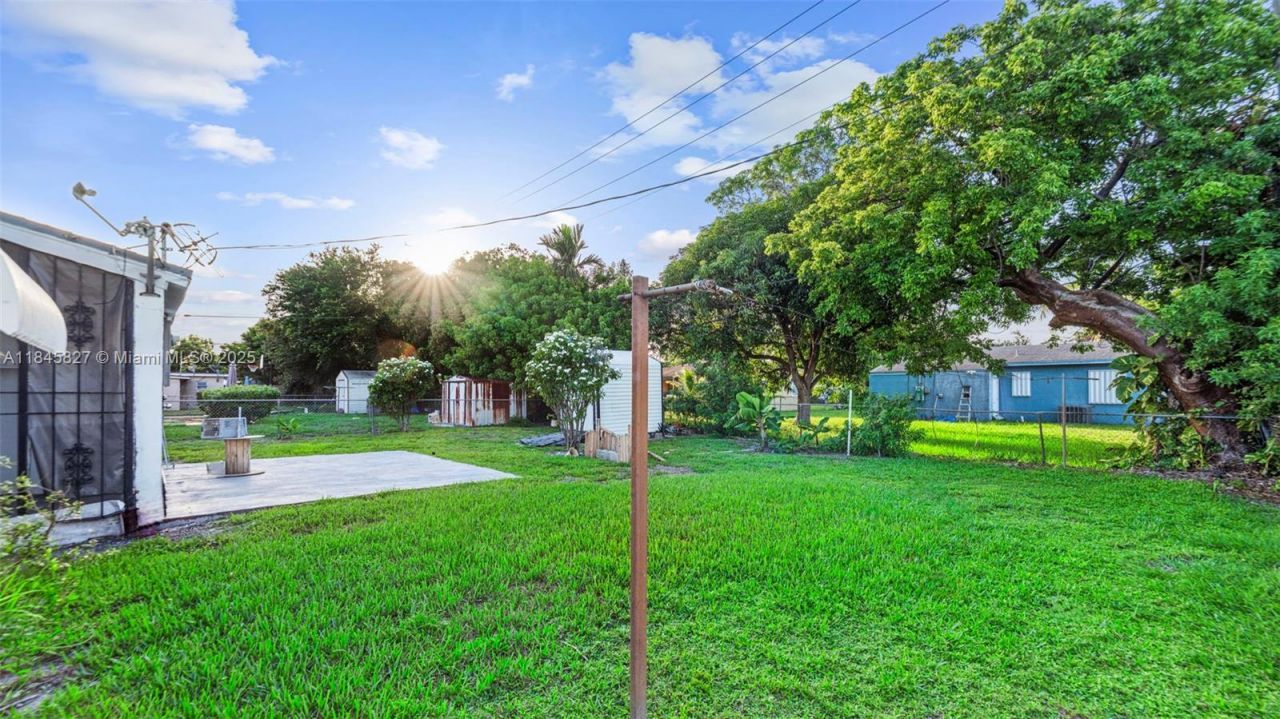 1235 NW 86th St, Miami, FL 33147 Photo