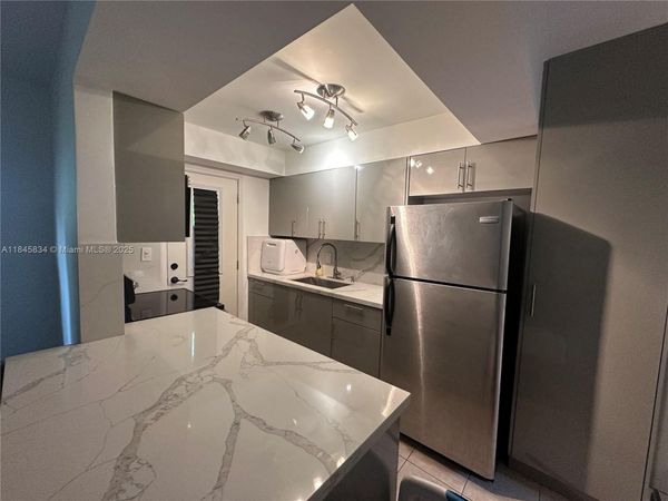 3242 Mary St, Unit S215, Miami, FL 33133