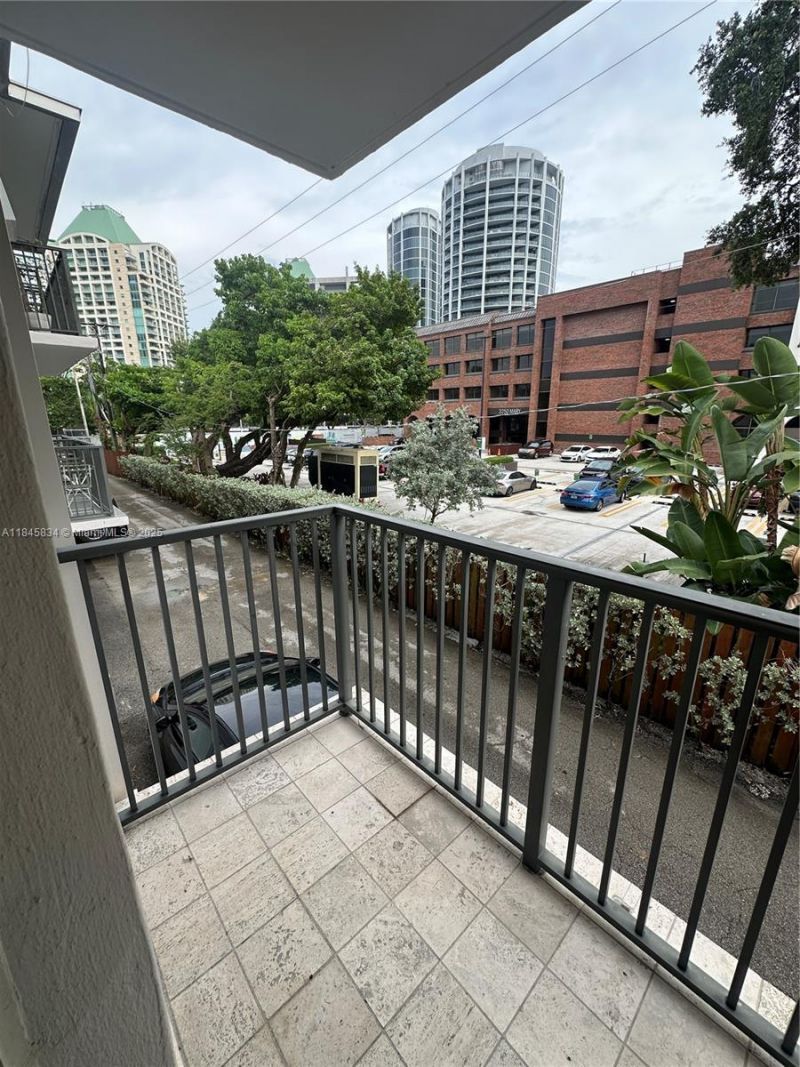 3242 Mary St, Unit S215, Miami, FL 33133 Photo
