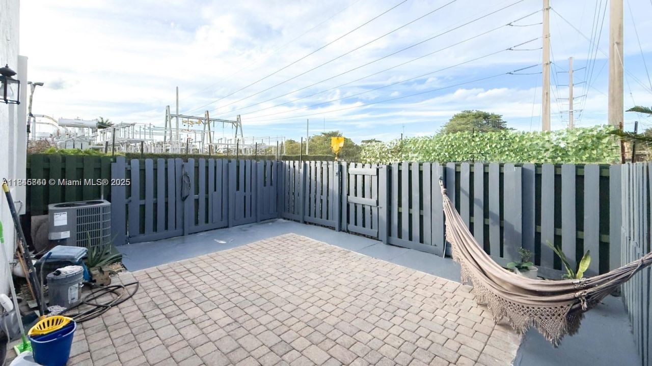 1001 NE 208th St, Unit ., Miami, FL 33179 Photo