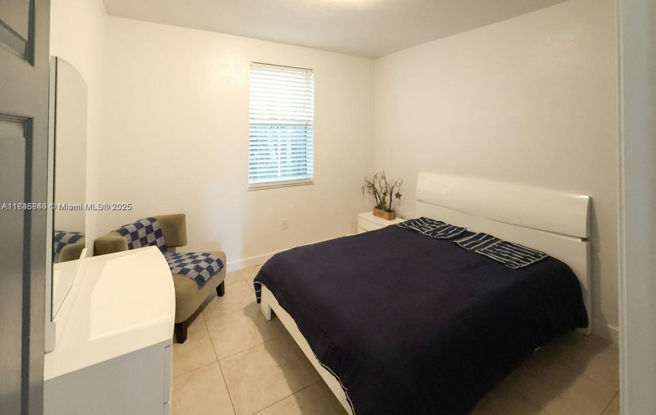 1001 NE 208th St, Unit ., Miami, FL 33179 Photo