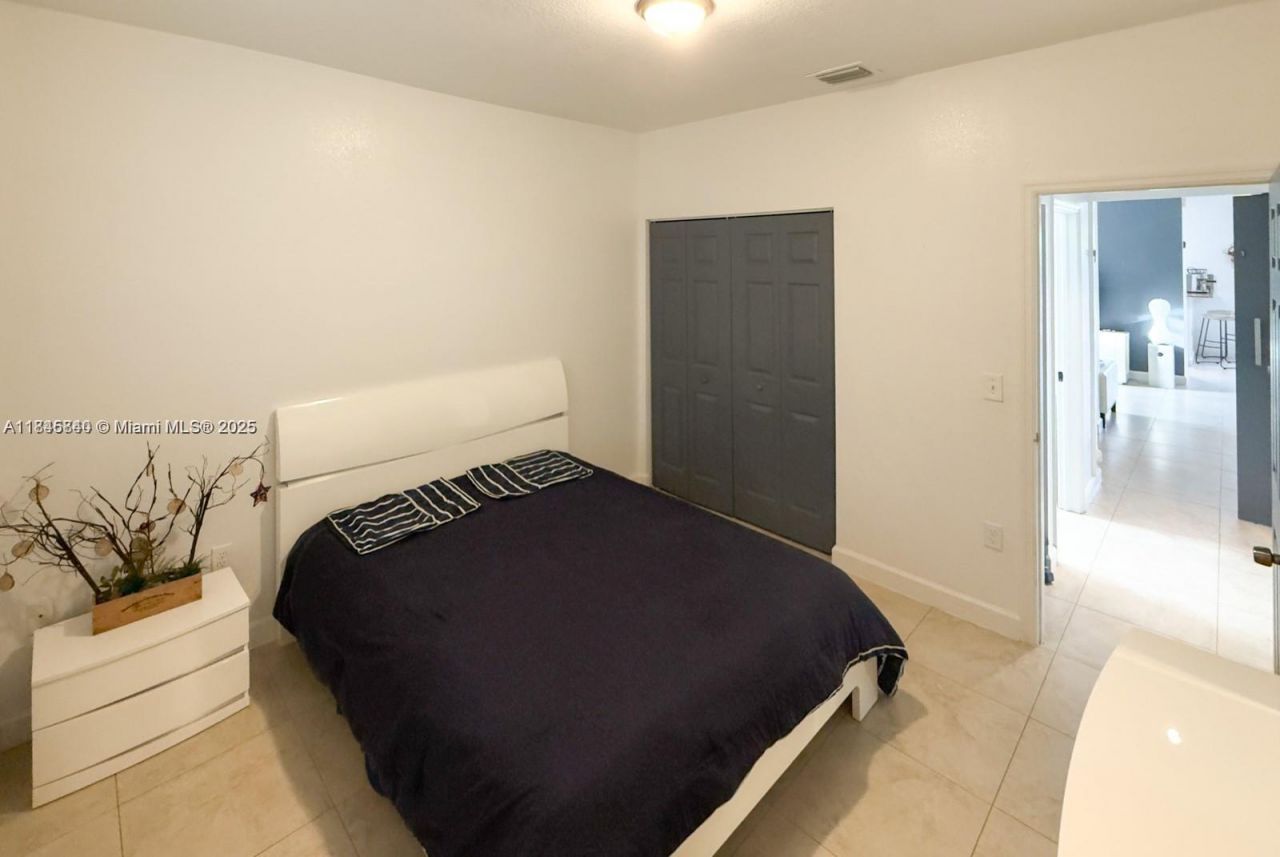 1001 NE 208th St, Unit ., Miami, FL 33179 Photo