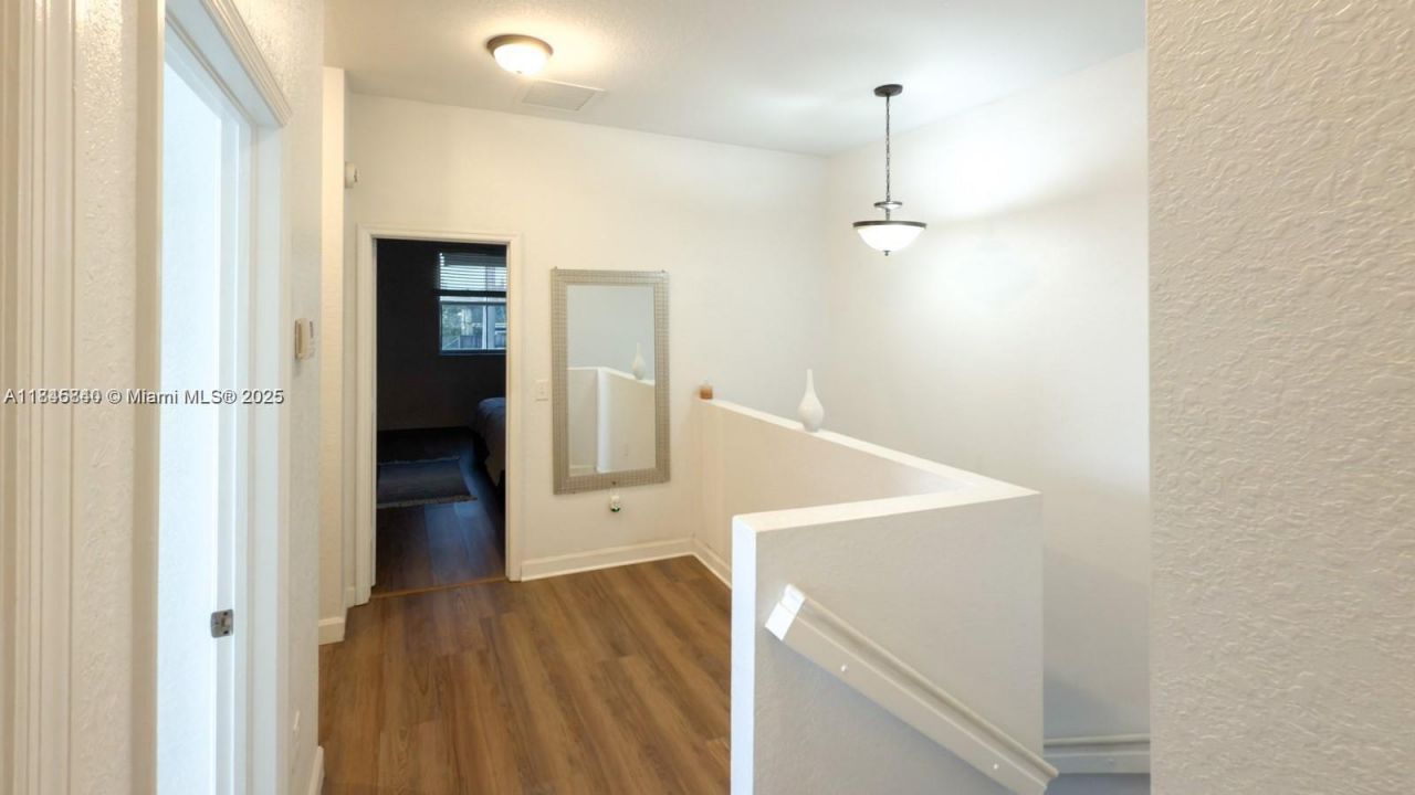 1001 NE 208th St, Unit ., Miami, FL 33179 Photo