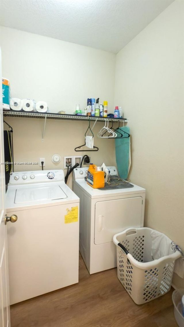 1001 NE 208th St, Unit ., Miami, FL 33179 Photo