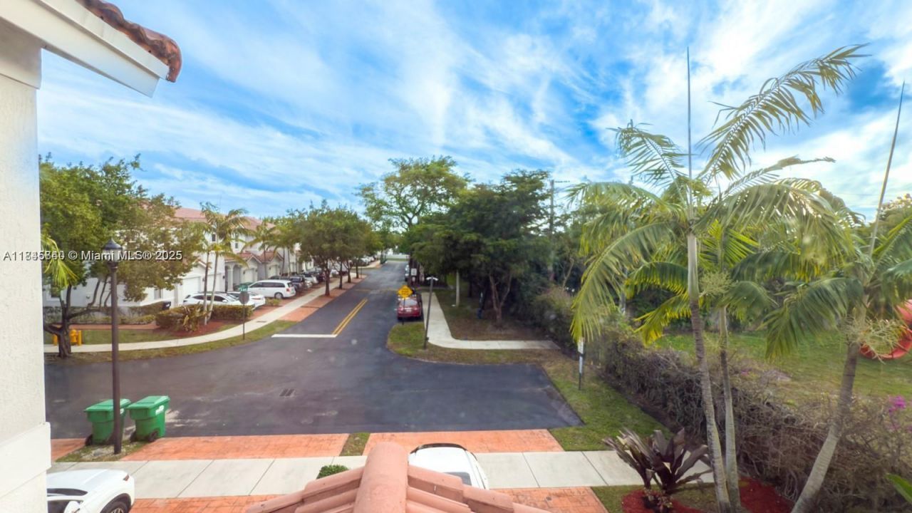 1001 NE 208th St, Unit ., Miami, FL 33179 Photo