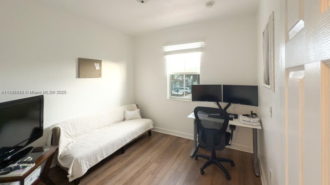 1001 NE 208th St, Unit ., Miami, FL 33179 Photo