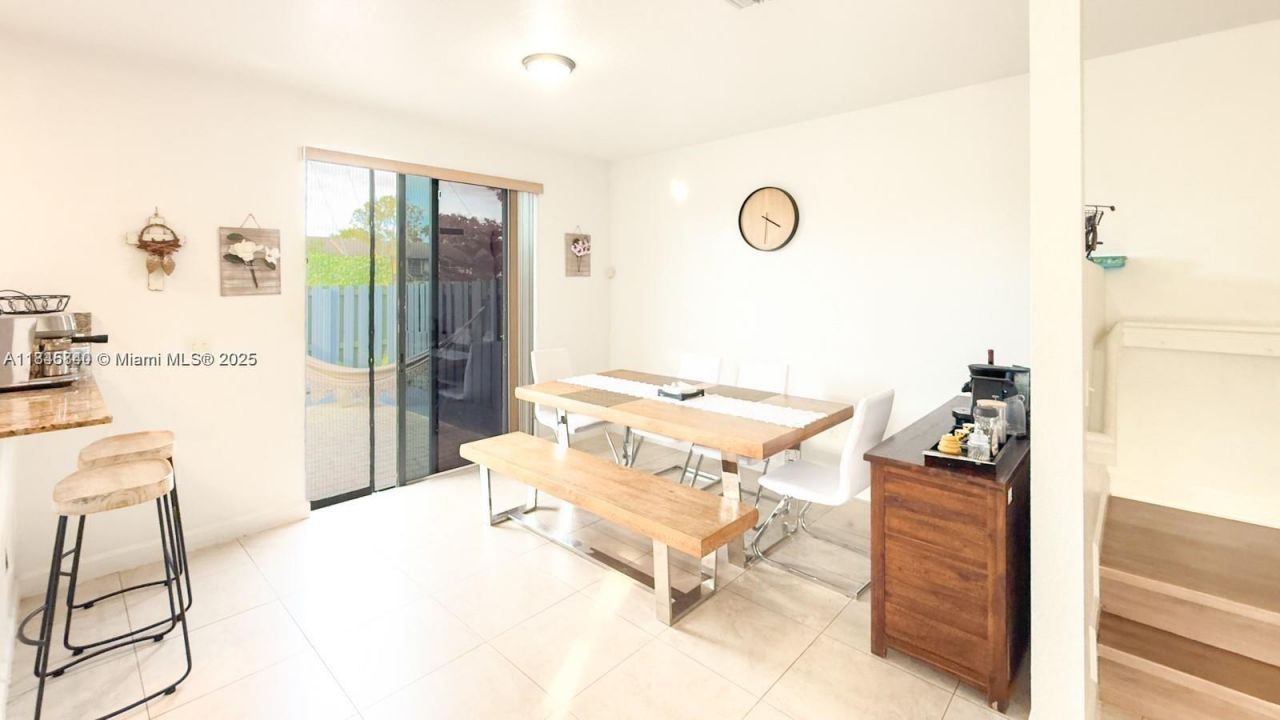 1001 NE 208th St, Unit ., Miami, FL 33179 Photo