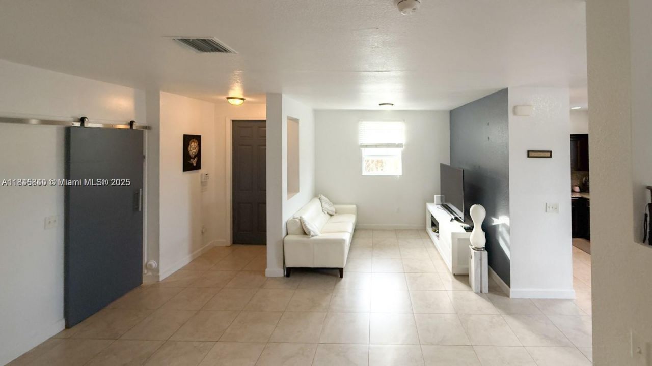 1001 NE 208th St, Unit ., Miami, FL 33179 Photo