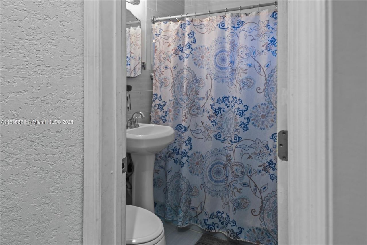 117 W 34th St, Hialeah, FL 33012 Photo