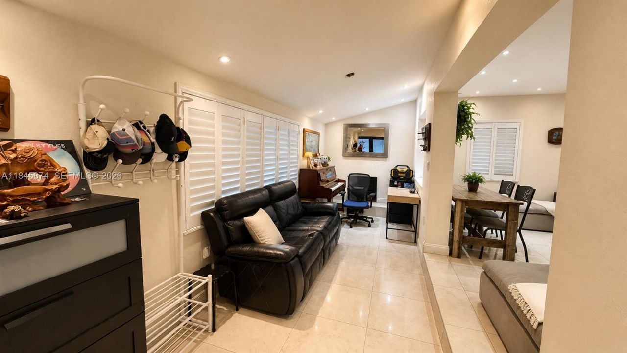 117 W 34th St, Hialeah, FL 33012 Photo