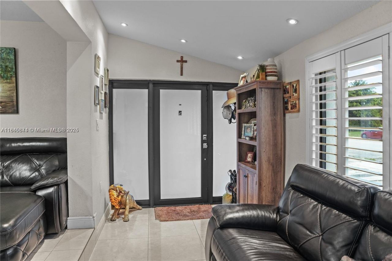 117 W 34th St, Hialeah, FL 33012 Photo