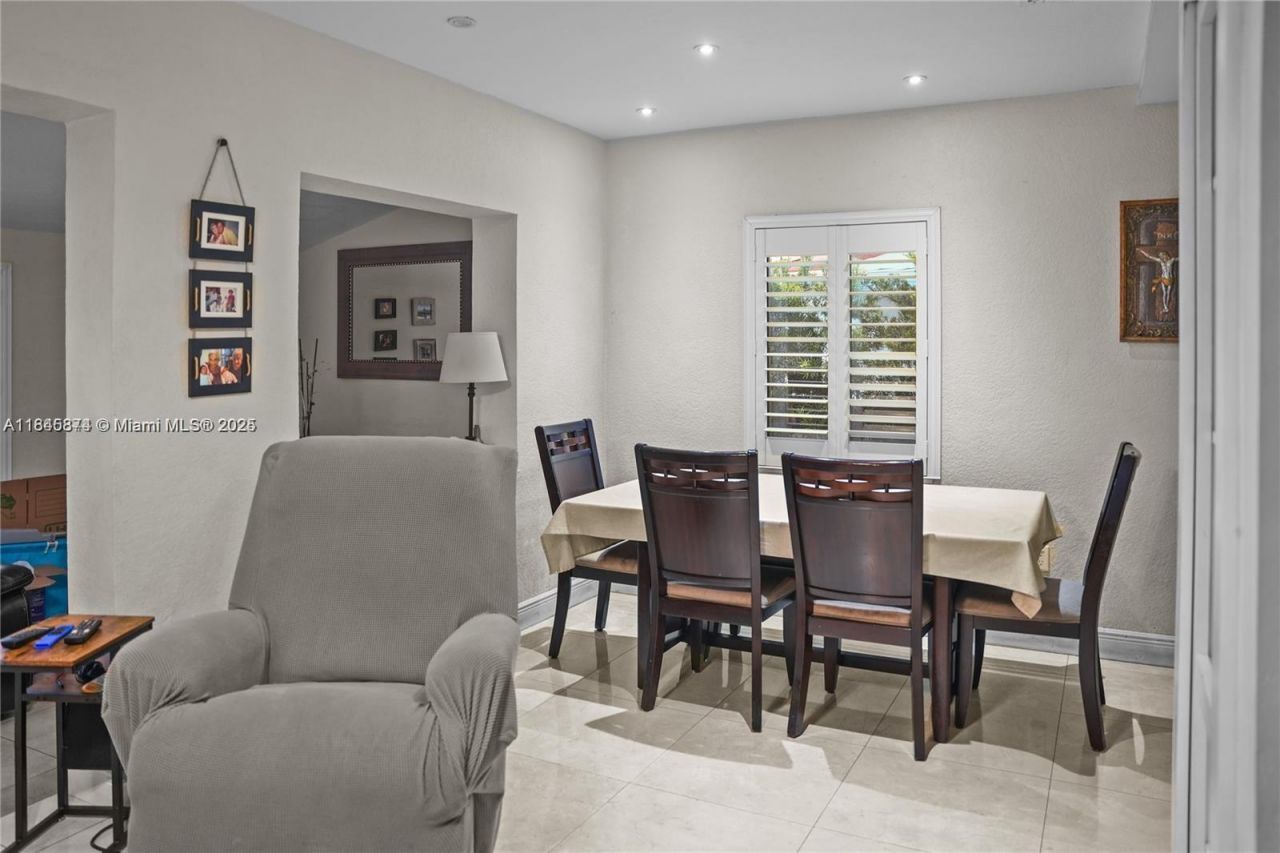 117 W 34th St, Hialeah, FL 33012 Photo