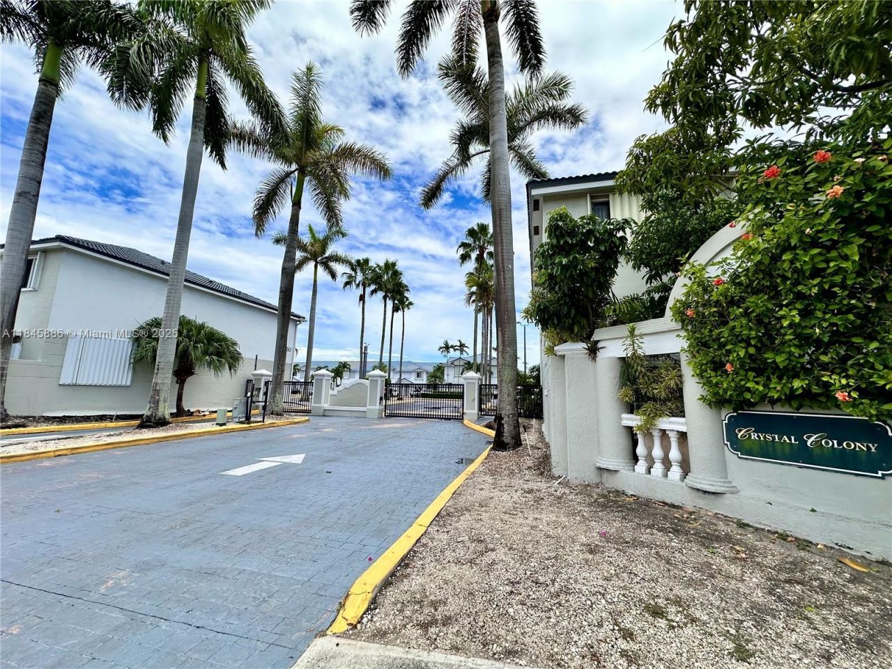 120 SW 109th Ave, Unit 3, Sweetwater, FL 33174 Main Photo