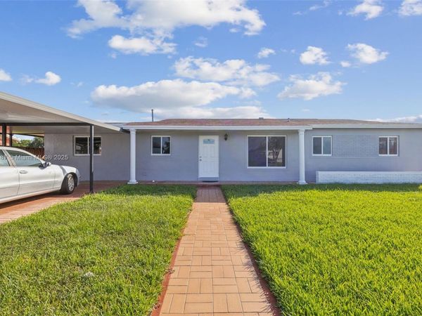 10471 SW 141st Dr, Miami, FL 33176