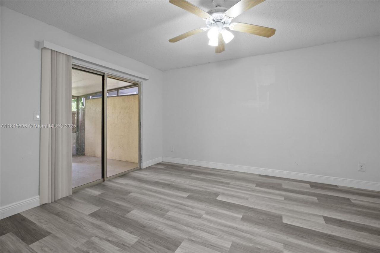 6322 Royal Woods Dr, Fort Myers, FL 33908 Photo