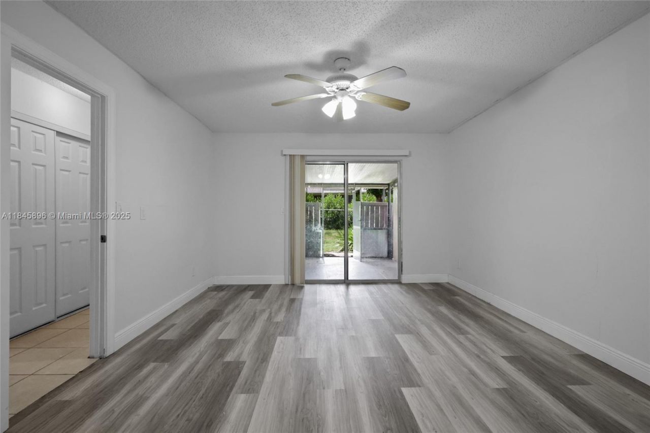 6322 Royal Woods Dr, Fort Myers, FL 33908 Photo