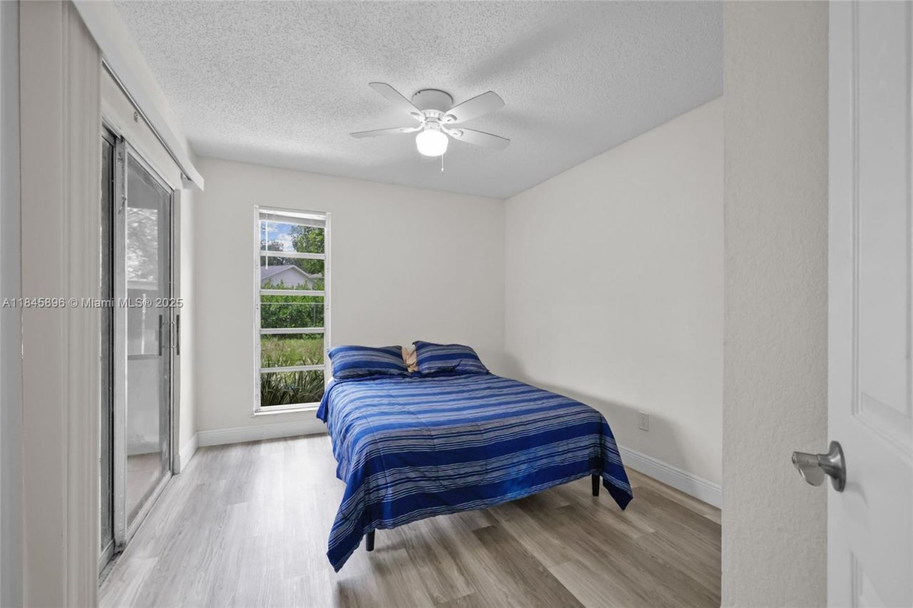 6322 Royal Woods Dr, Fort Myers, FL 33908 Photo