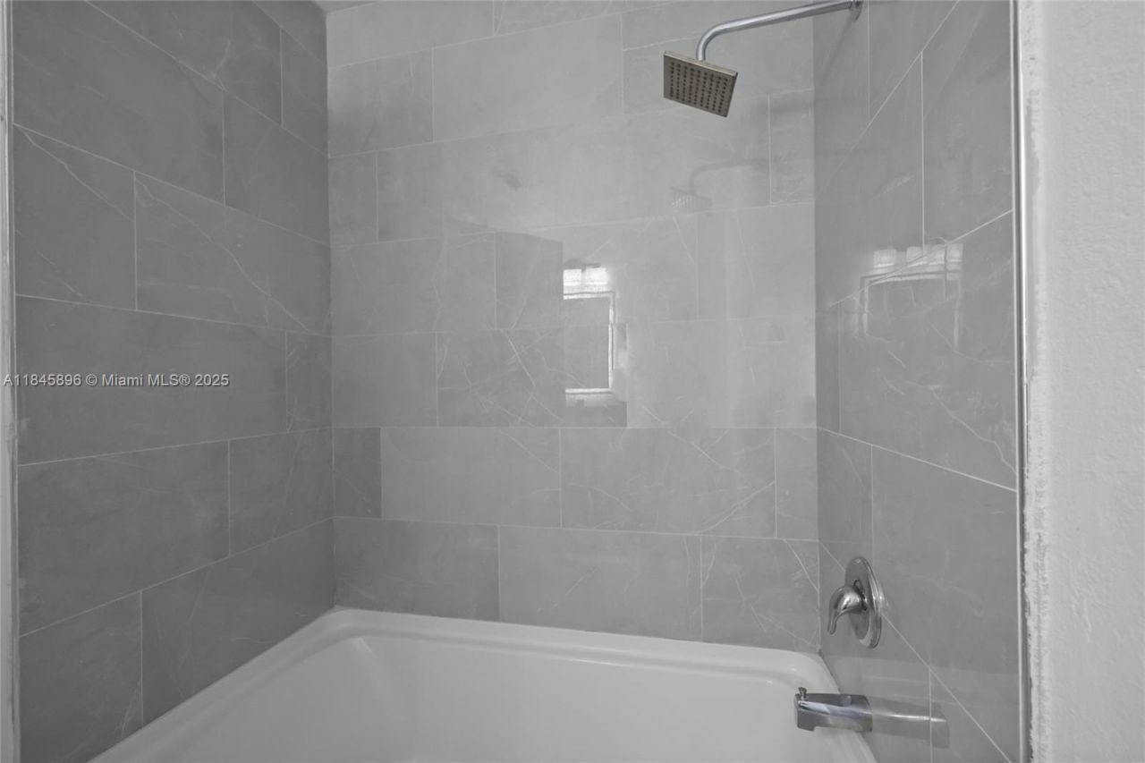 6322 Royal Woods Dr, Fort Myers, FL 33908 Photo