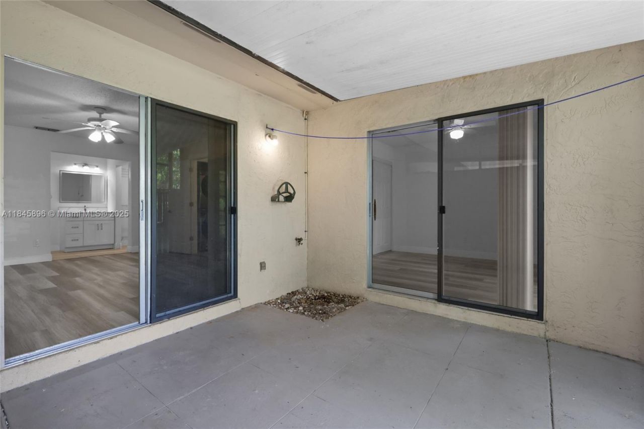 6322 Royal Woods Dr, Fort Myers, FL 33908 Photo