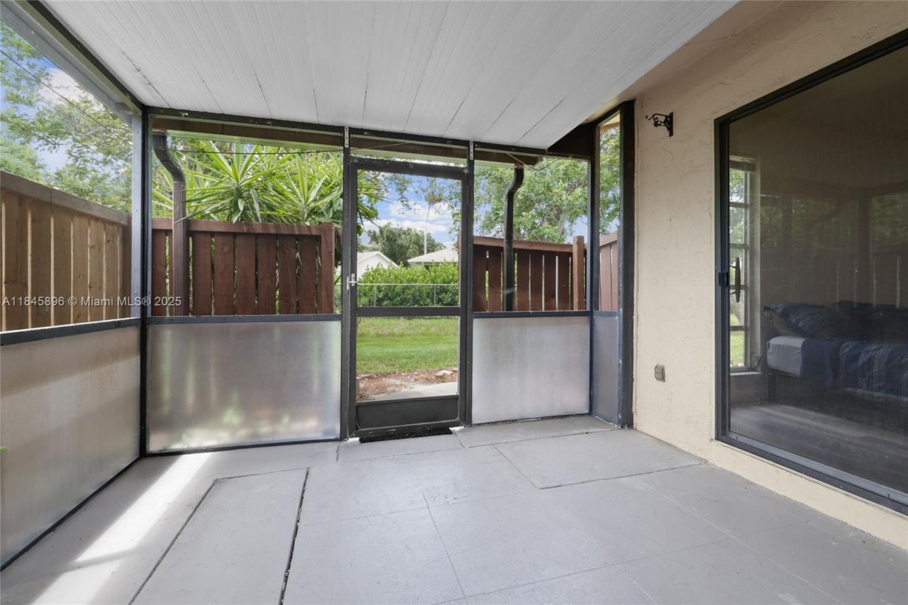 6322 Royal Woods Dr, Fort Myers, FL 33908 Photo