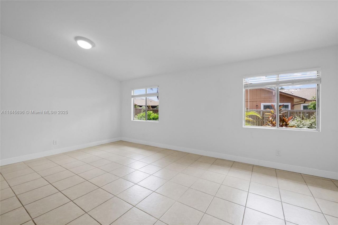 6322 Royal Woods Dr, Fort Myers, FL 33908 Photo