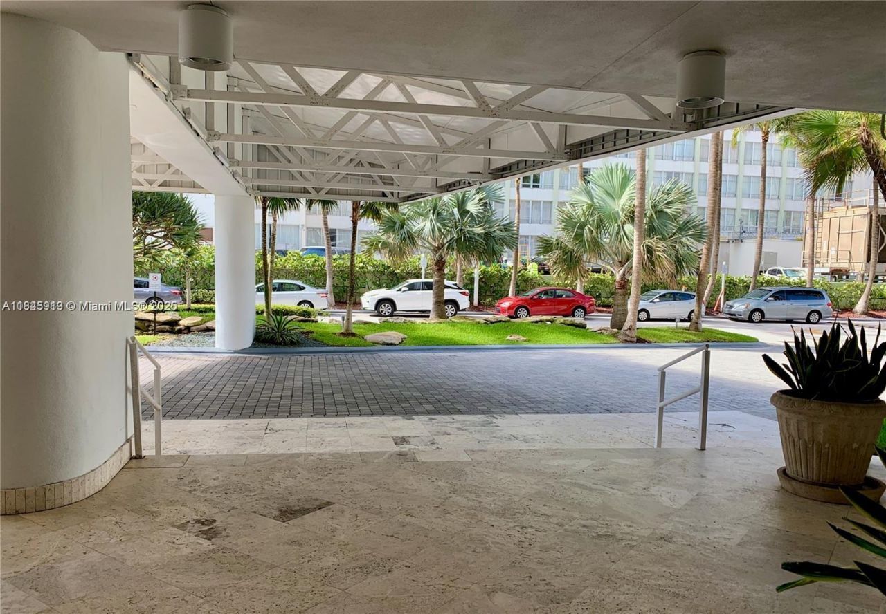 16711 Collins Ave, Unit 602, Sunny Isles Beach, FL 33160 Photo