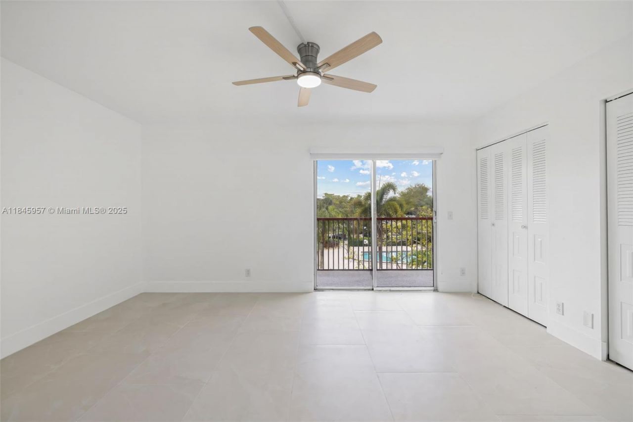 13455 SW 9th Ct, Unit 315J, Pembroke Pines, FL 33027 Photo