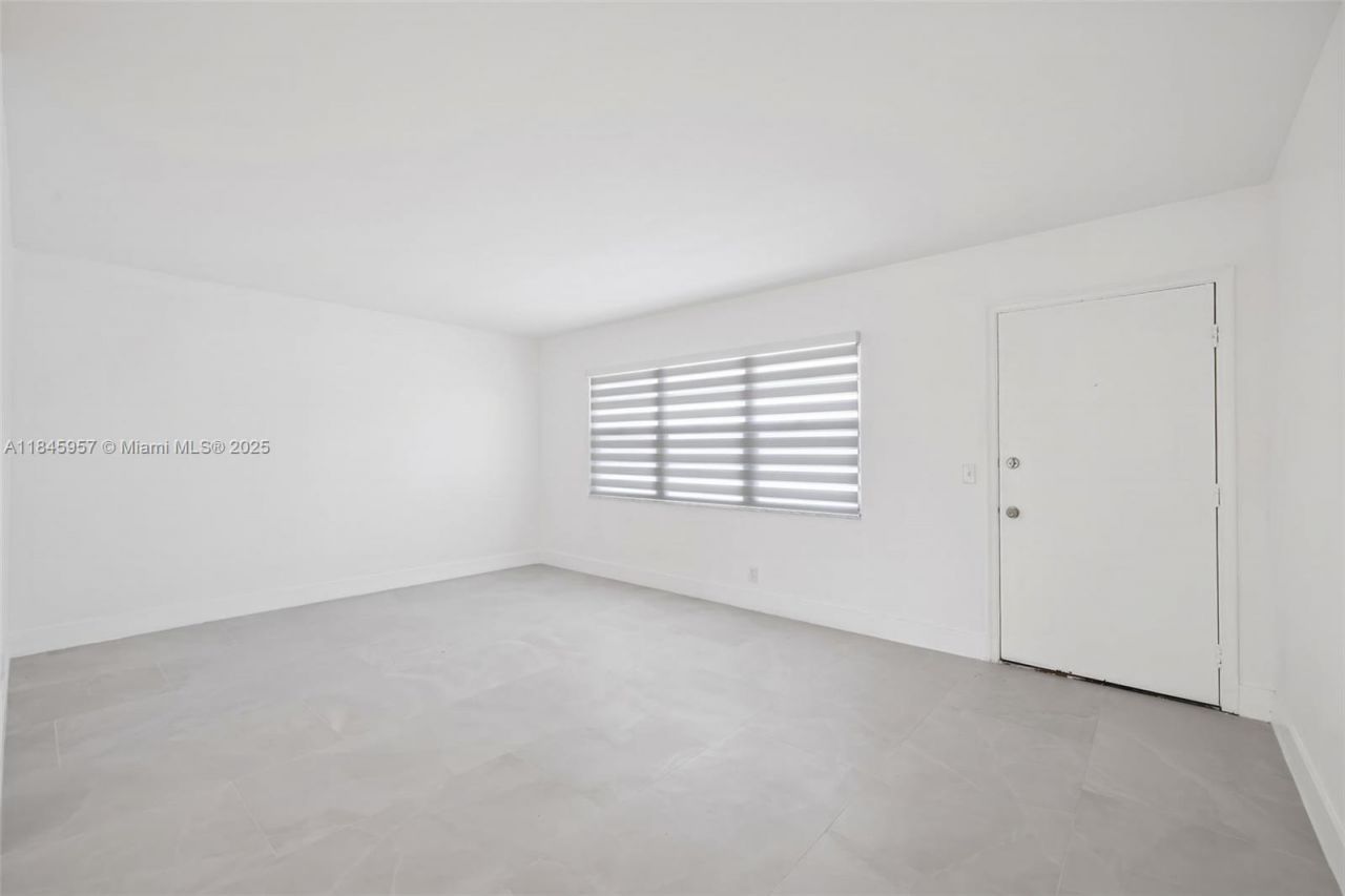 13455 SW 9th Ct, Unit 315J, Pembroke Pines, FL 33027 Photo