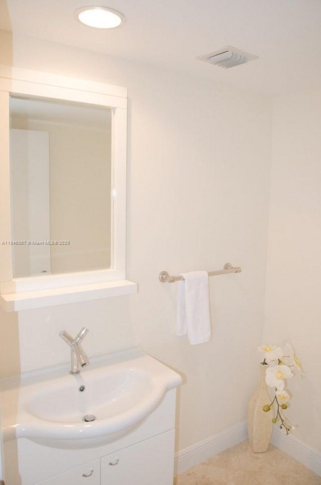 17201 Collins Ave, Unit 3801, Sunny Isles Beach, FL 33160 Photo