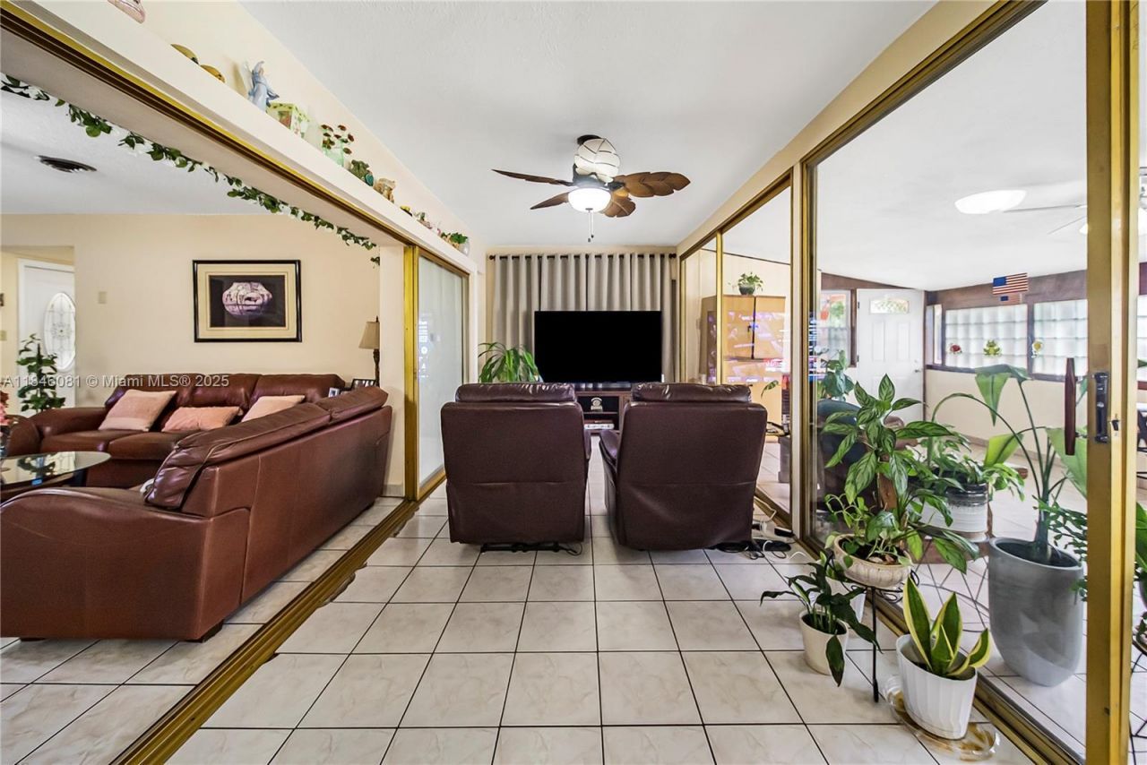 1300 NW 174th St, Miami Gardens, FL 33169 Photo