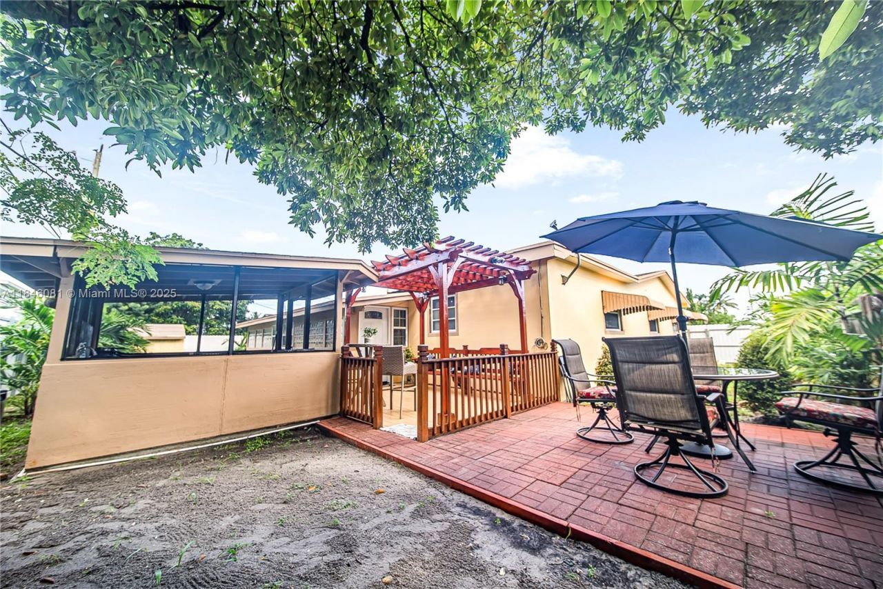 1300 NW 174th St, Miami Gardens, FL 33169 Photo