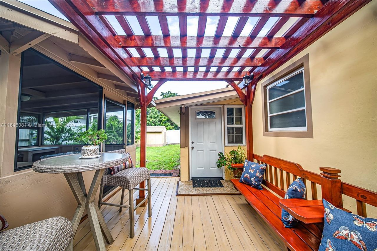 1300 NW 174th St, Miami Gardens, FL 33169 Photo