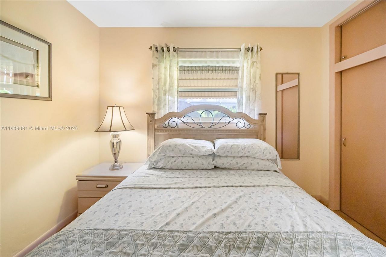 1300 NW 174th St, Miami Gardens, FL 33169 Photo