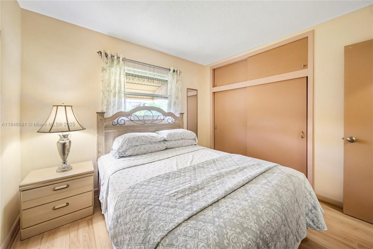 1300 NW 174th St, Miami Gardens, FL 33169 Photo