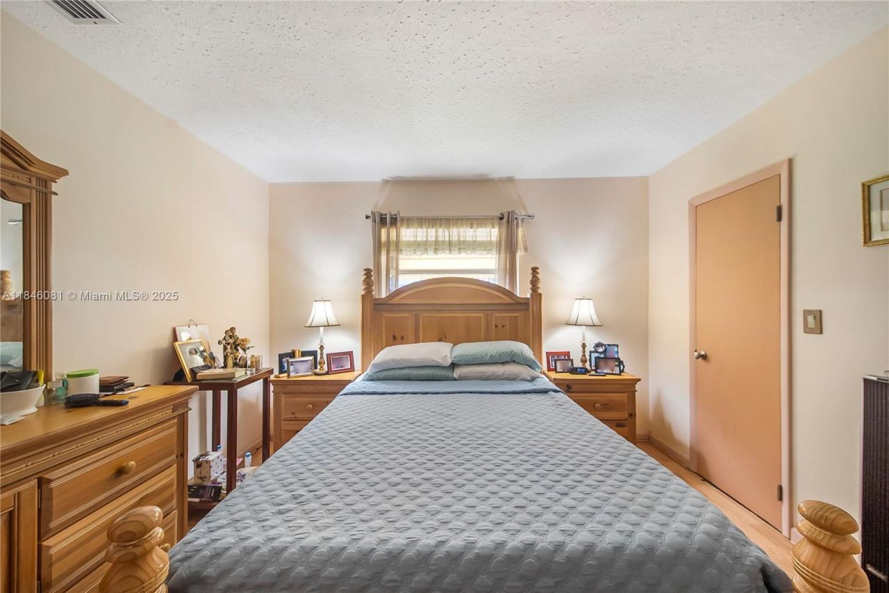 1300 NW 174th St, Miami Gardens, FL 33169 Photo